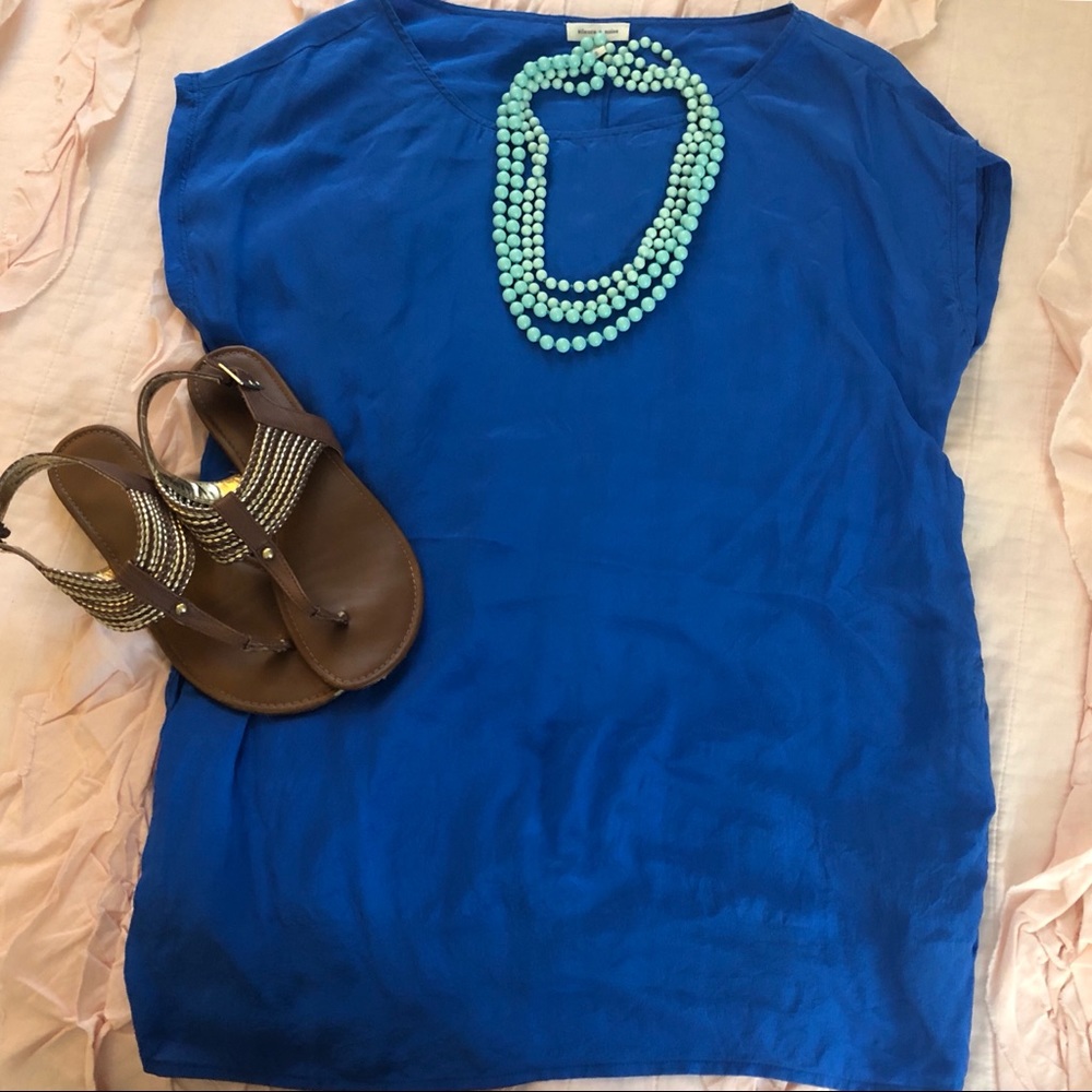 Royal blue tunic top with pockets!! EUC